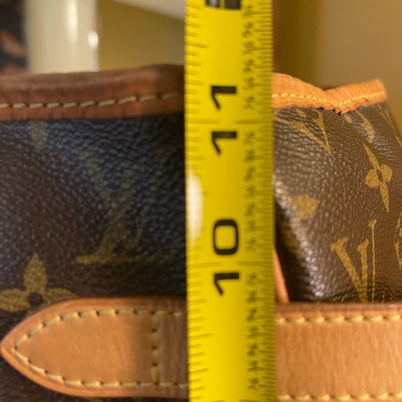 Authentic Louis Vuitton Tote - Picture 16 of 16